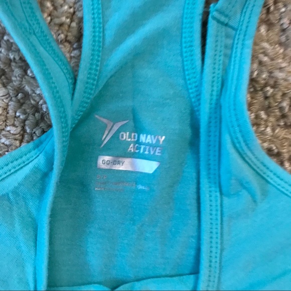 Old Navy lightweight Go Dry tank! - Picture 2 of 4